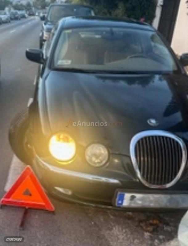Jaguar S-Type 3.0 V6 Executive de 2009 con 120.000 Km por 1.500 EUR. en Malaga