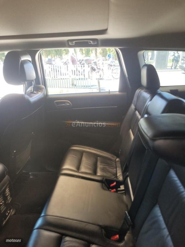 Jeep Grand Cherokee 3.0 CRD LIMITED de 2014 con 130.000 Km por 16.000 EUR. en Barcelona