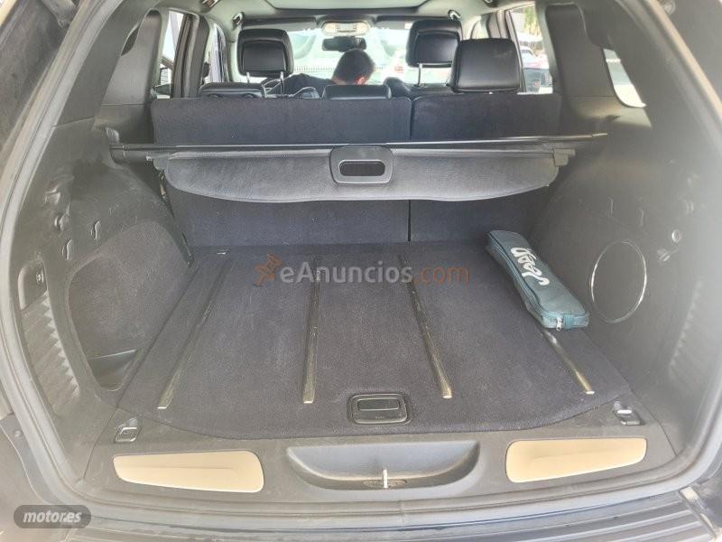 Jeep Grand Cherokee 3.0 CRD LIMITED de 2014 con 130.000 Km por 16.000 EUR. en Barcelona