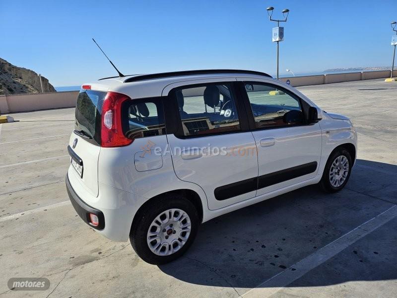 Fiat Panda 1.2i 5p LOUNGE 70 C.V. de 2016 con 77.500 Km por 7.500 EUR. en Alicante
