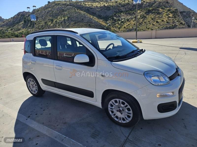 Fiat Panda 1.2i 5p LOUNGE 70 C.V. de 2016 con 77.500 Km por 7.500 EUR. en Alicante