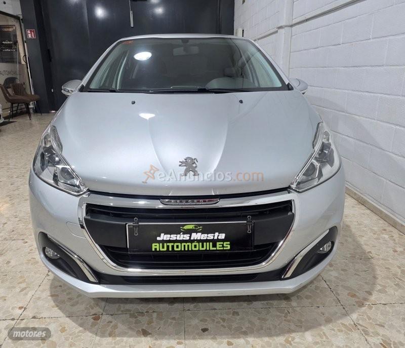 Peugeot 208 Style de 2017 con 158.000 Km por 5.800 EUR. en Sevilla