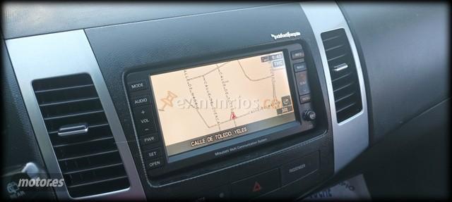 Mitsubishi Outlander PHEV Kaiteki 4WD de 2007 con 120.000 Km por 14.900 EUR. en Asturias