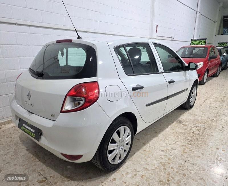 Renault Clio 1.5 dci 90 cv de 2012 con 178.900 Km por 4.500 EUR. en Sevilla