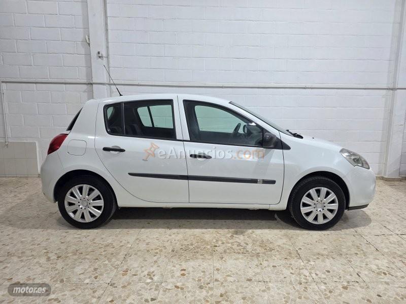 Renault Clio 1.5 dci 90 cv de 2012 con 178.900 Km por 4.500 EUR. en Sevilla