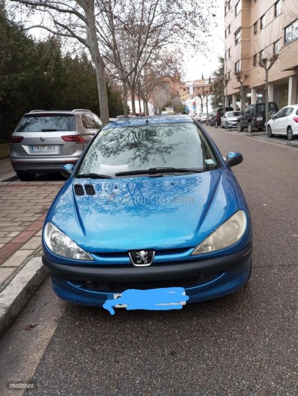 Peugeot 206 1.4 hdi de 2003 con 184.984 Km por 2.000 EUR. en Valladolid