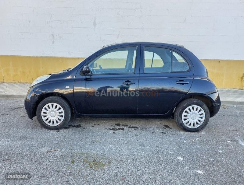 Nissan Micra 1.2 visia de 2004 con 200.000 Km por 2.000 EUR. en Sevilla