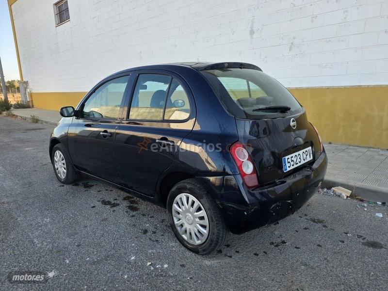 Nissan Micra 1.2 visia de 2004 con 200.000 Km por 2.000 EUR. en Sevilla
