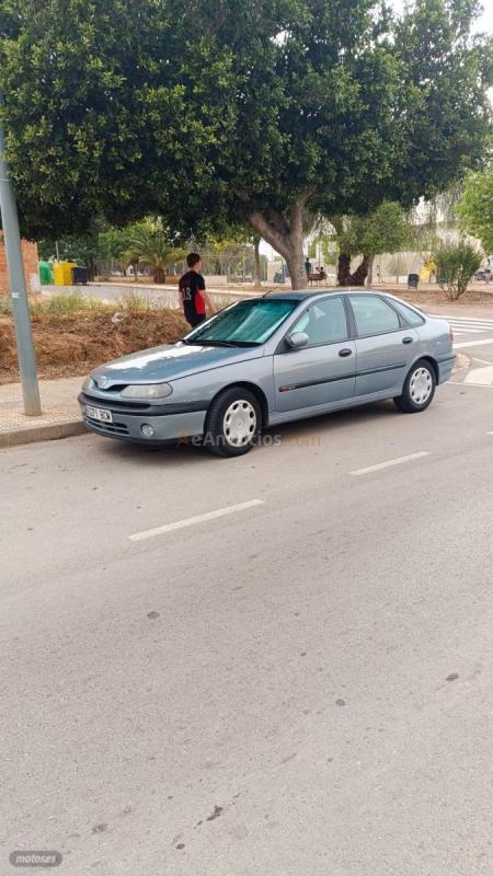 Renault Laguna 100cv de 2000 con 225.091 Km por 2.180 EUR. en Valencia
