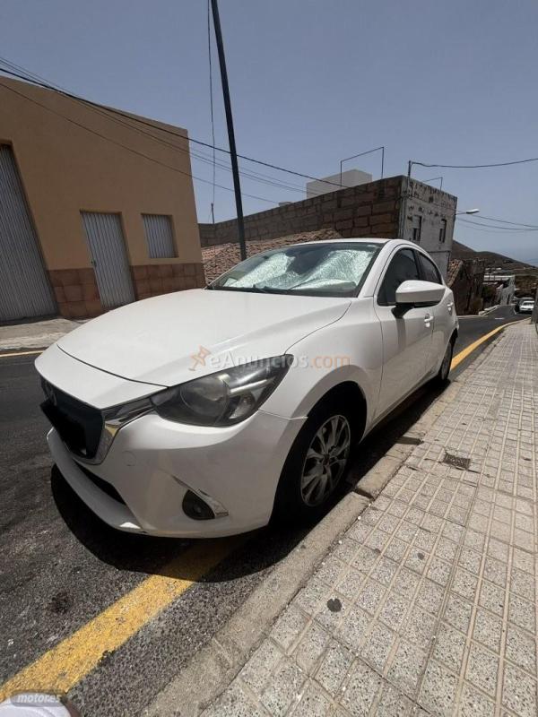 Mazda Mazda2 1.5 SKYACTIV-G 90 EVOLUTION AUTOMATICO de 2018 con 129.000 Km por 13.000 EUR. en Tenerife