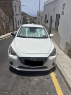 Mazda Mazda2 1.5 SKYACTIV-G 90 EVOLUTION AUTOMATICO de 2018 con 129.000 Km por 13.000 EUR. en Tenerife