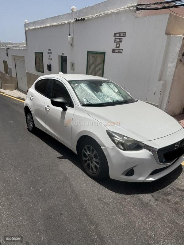 Mazda Mazda2 1.5 SKYACTIV-G 90 EVOLUTION AUTOMATICO de 2018 con 129.000 Km por 13.000 EUR. en Tenerife