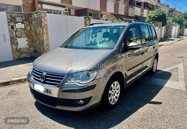 Volkswagen Touran 1.9 tdi 105cv edicion de 2010 con 200.000 Km por 2.000 EUR. en Barcelona