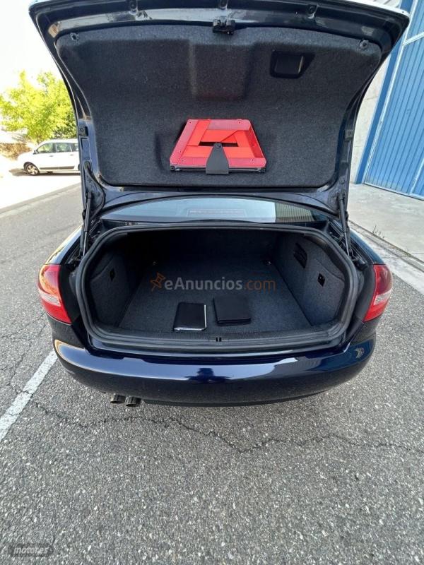 Audi A6 1.8T de 2003 con 178.000 Km por 3.300 EUR. en Zaragoza