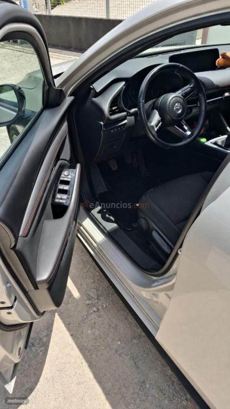 Mazda Mazda3 e-skyactiveG homura de 2023 con 35.000 Km por 22.900 EUR. en Murcia