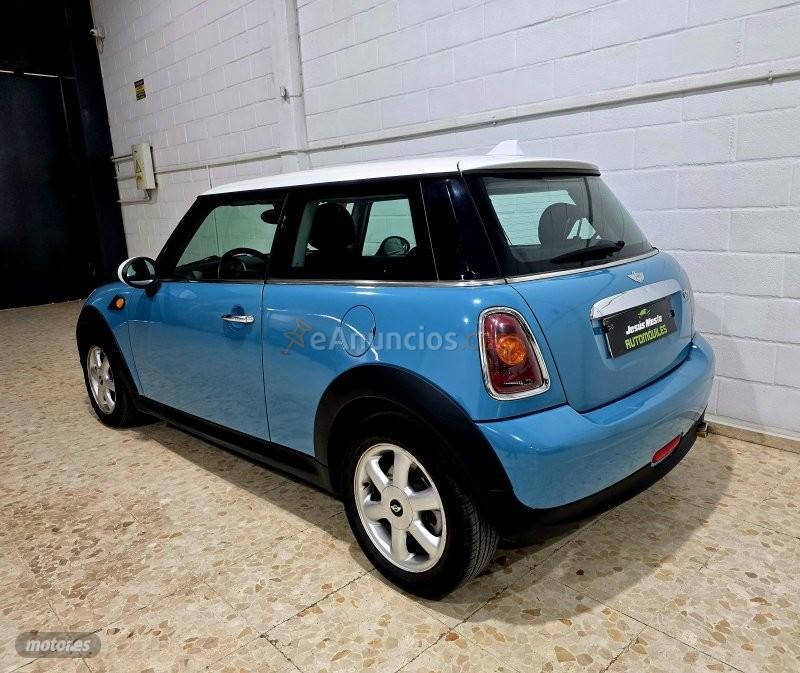 Mini One mini de 2007 con 200.000 Km por 5.300 EUR. en Sevilla