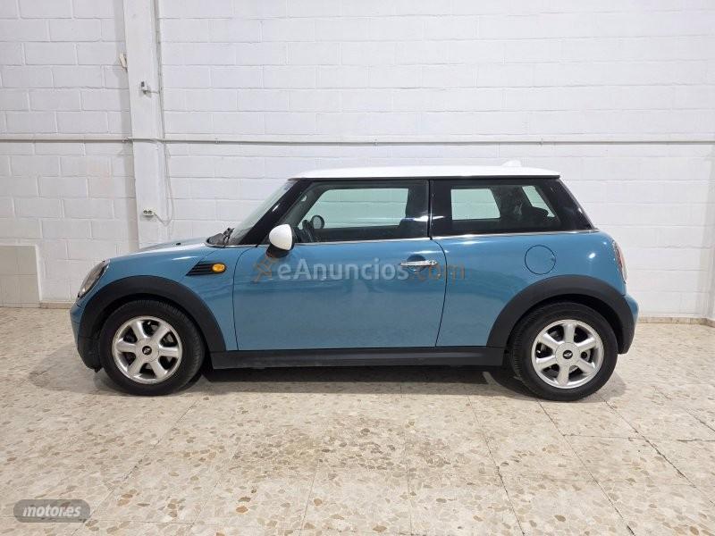 Mini One mini de 2007 con 200.000 Km por 5.300 EUR. en Sevilla