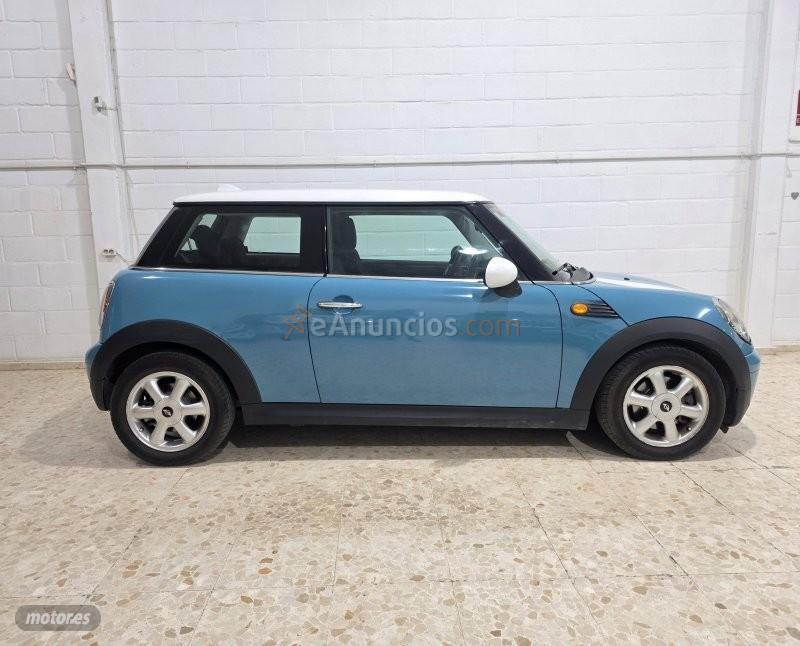 Mini One mini de 2007 con 200.000 Km por 5.300 EUR. en Sevilla