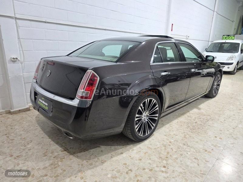 Chrysler 300 C 3.0 crdi Limited de 2013 con 170.000 Km por 12.000 EUR. en Sevilla