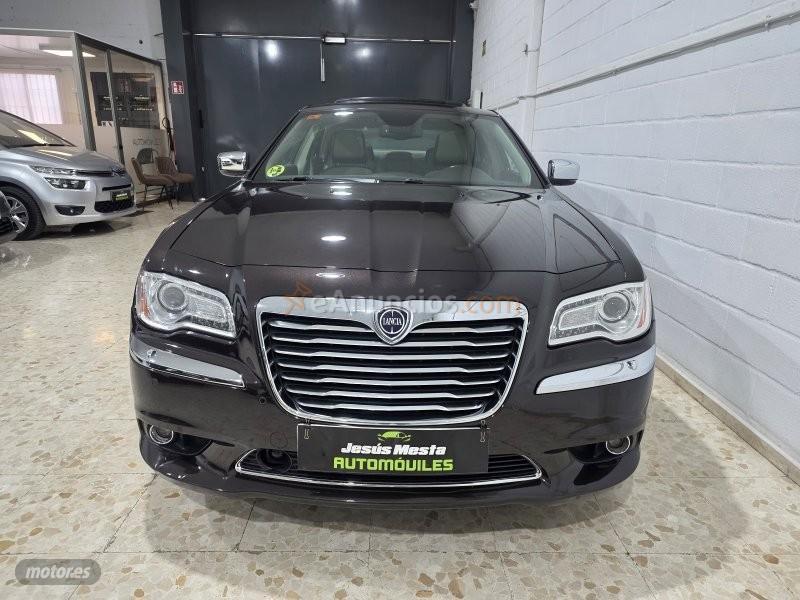 Lancia Thema 3.0 crdi de 2013 con 170.000 Km por 12.000 EUR. en Sevilla