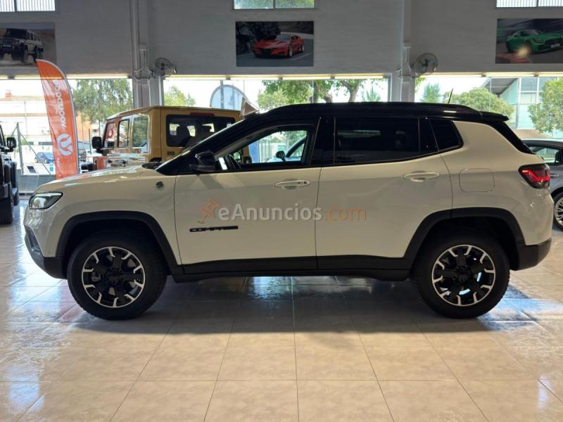 Jeep Compass Trailhawk 4xe PHEV 240 CV .- BAJO CONSUMO .- ETIQUETA CERO EMISIONES .- MUY EQUIPADO .-