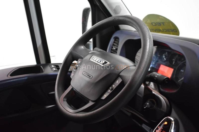 Iveco daily chasis cabina carrozado 35s 16 2.3 td 156 cv hi-matic con equipo de frío thermoking 