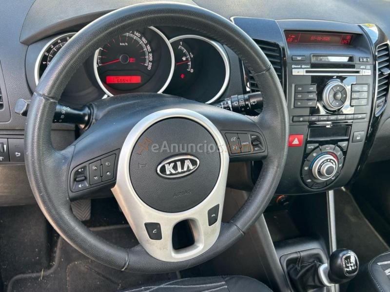 Kia Venga 1.6 CRDI VGT EMOTION 128 5P
