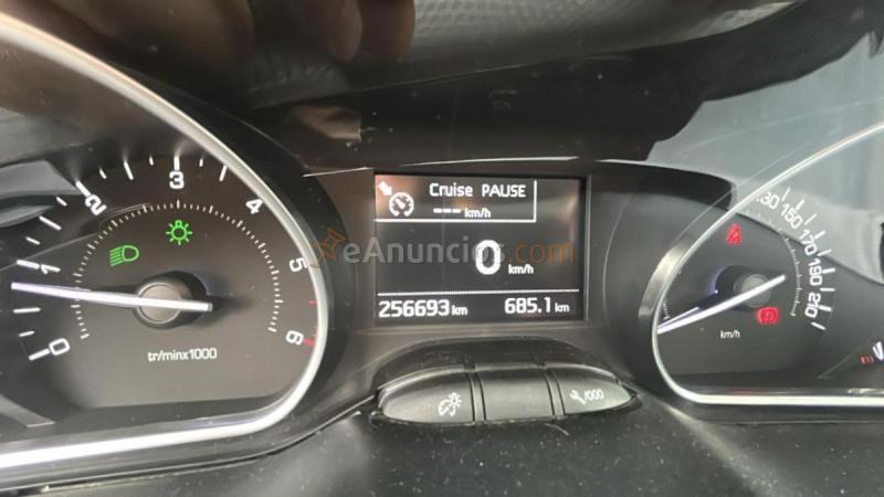 Peugeot 2008 Active 1.6 BlueHDi 100 S&S 