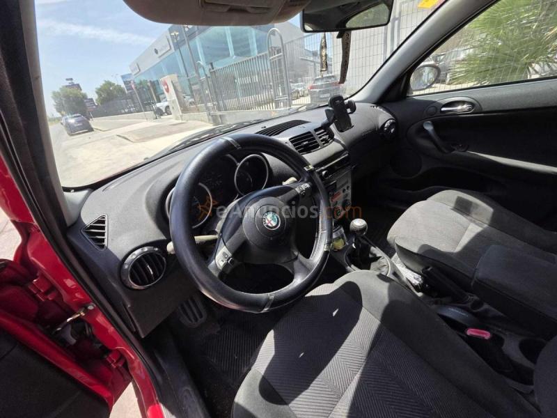 Alfa Romeo 147 1.9 JTD Distinctive 
