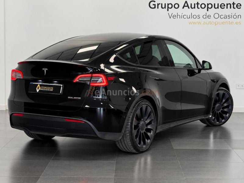 Tesla Model Y PERFORMANCE 4WD