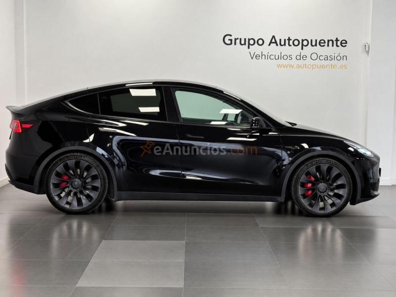 Tesla Model Y PERFORMANCE 4WD