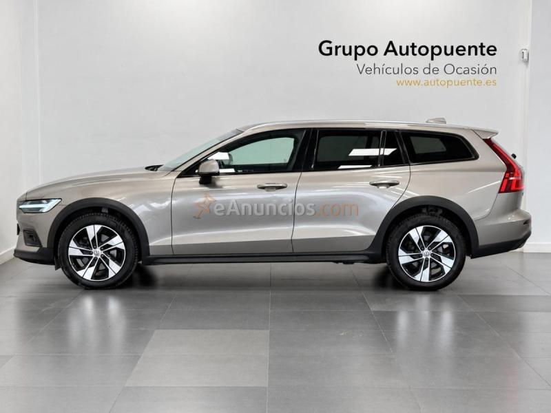Volvo V60 Cross Country 2.0 B4 D PRO AUTO