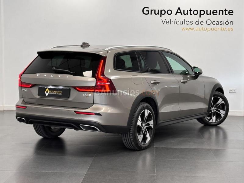 Volvo V60 Cross Country 2.0 B4 D PRO AUTO