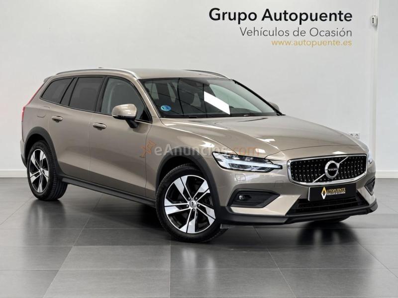 Volvo V60 Cross Country 2.0 B4 D PRO AUTO