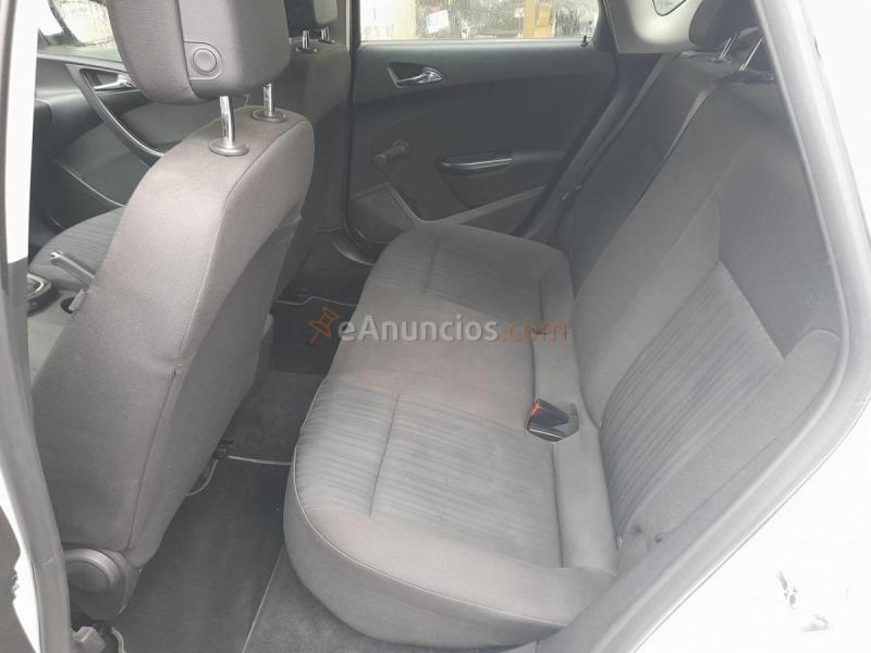 Opel Astra 1.4 Essentia