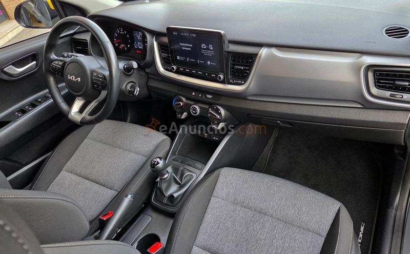 Kia Stonic 1.2 DPI 84CV. CONCEPT MUY BUEN ESTADO