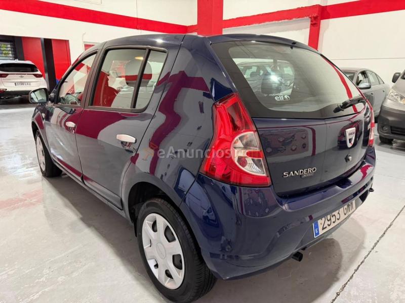 Dacia Sandero Laureate 1.2 16v 75 CV Dacia Sandero 1.2 16V gasolina, compacto, amplio y sencillo de mantener, ideal para ciudad,