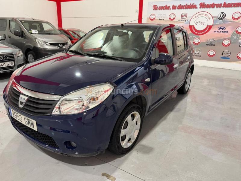 Dacia Sandero Laureate 1.2 16v 75 CV Dacia Sandero 1.2 16V gasolina, compacto, amplio y sencillo de mantener, ideal para ciudad,