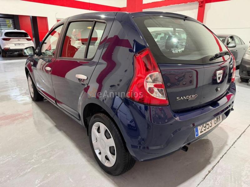Dacia Sandero Laureate 1.2 16v 75 CV Dacia Sandero 1.2 16V gasolina, compacto, amplio y sencillo de mantener, ideal para ciudad,
