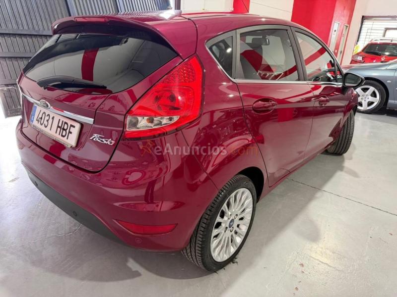 Ford Fiesta 5p Titanium 1.4 Aut. Ford Fiesta 1.4 Titanium automático,