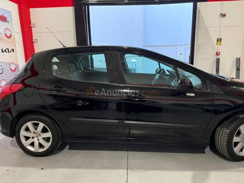 Peugeot 308 5p Premium 1.6 HDi 110 CV FAP Peugeot 308 1.6 HDi 110 FAP Premium