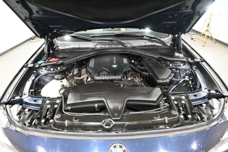 BMW Serie 3 318d Berlina Aut. 