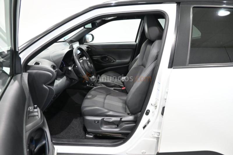 Toyota Yaris Cross Hybrid 120H Business Plus 