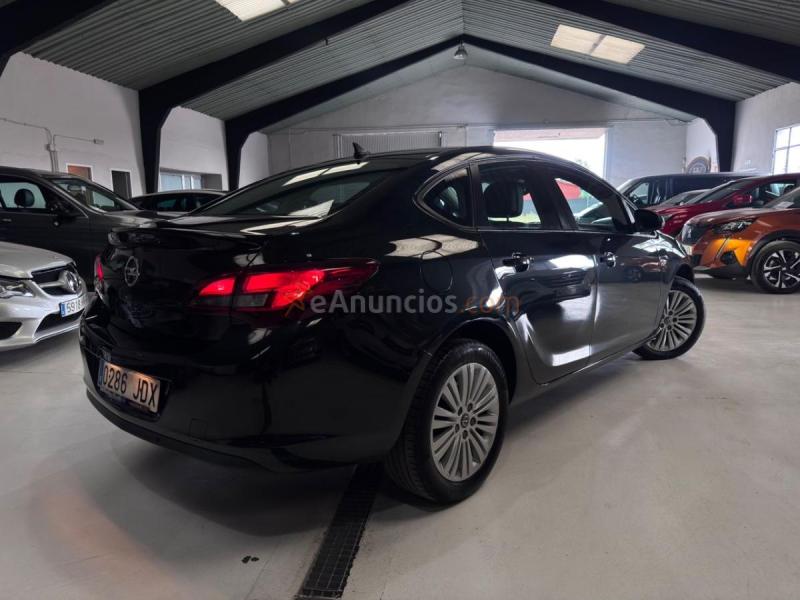 Opel Astra Selective 136CV