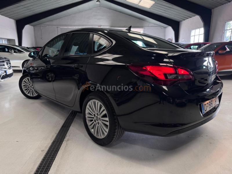 Opel Astra Selective 136CV