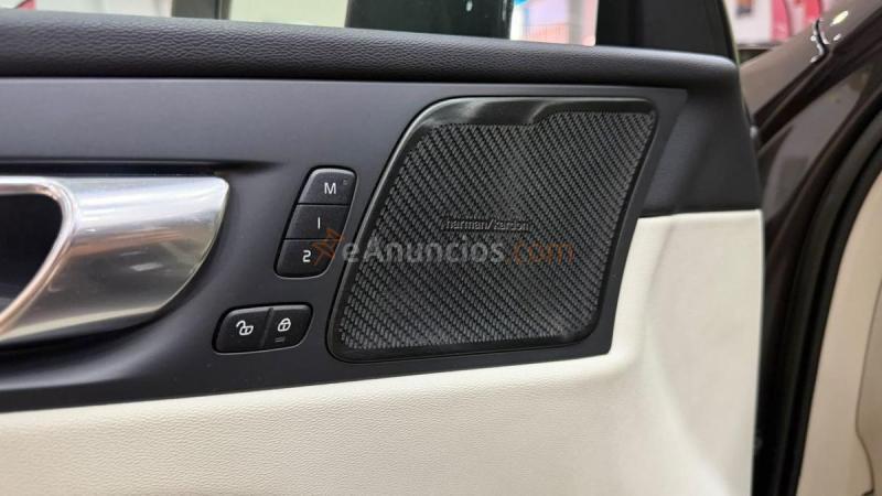 Volvo XC60 Plus Bright