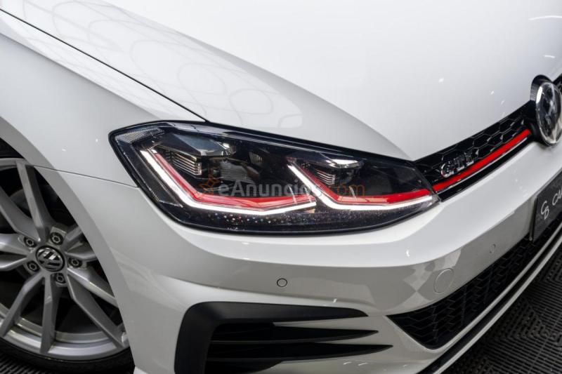 Volkswagen Golf GTI Performance 2.0 TSI 230CV DSG BMT