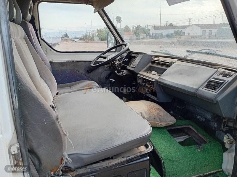 Nissan Trade TRADE 2.8 D BASCULANTE (AVERIADA). de 1988 con 314.000 Km por 2.800 EUR. en Murcia