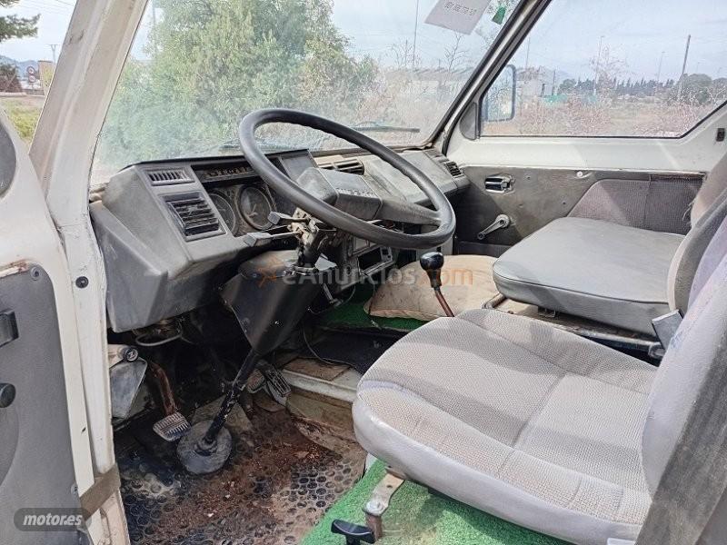 Nissan Trade TRADE 2.8 D BASCULANTE (AVERIADA). de 1988 con 314.000 Km por 2.800 EUR. en Murcia
