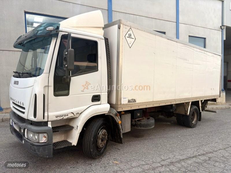 Iveco eJolly EUROCARGO 6.0D CAJA CERRADA RAMPA ELEVADORA KLIMA AC de 2005 con 870.000 Km por 10.900 EUR. en Granada